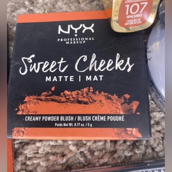 L’Oréal-NYX Mix Makeup Lot NWT - Picture 5 of 6